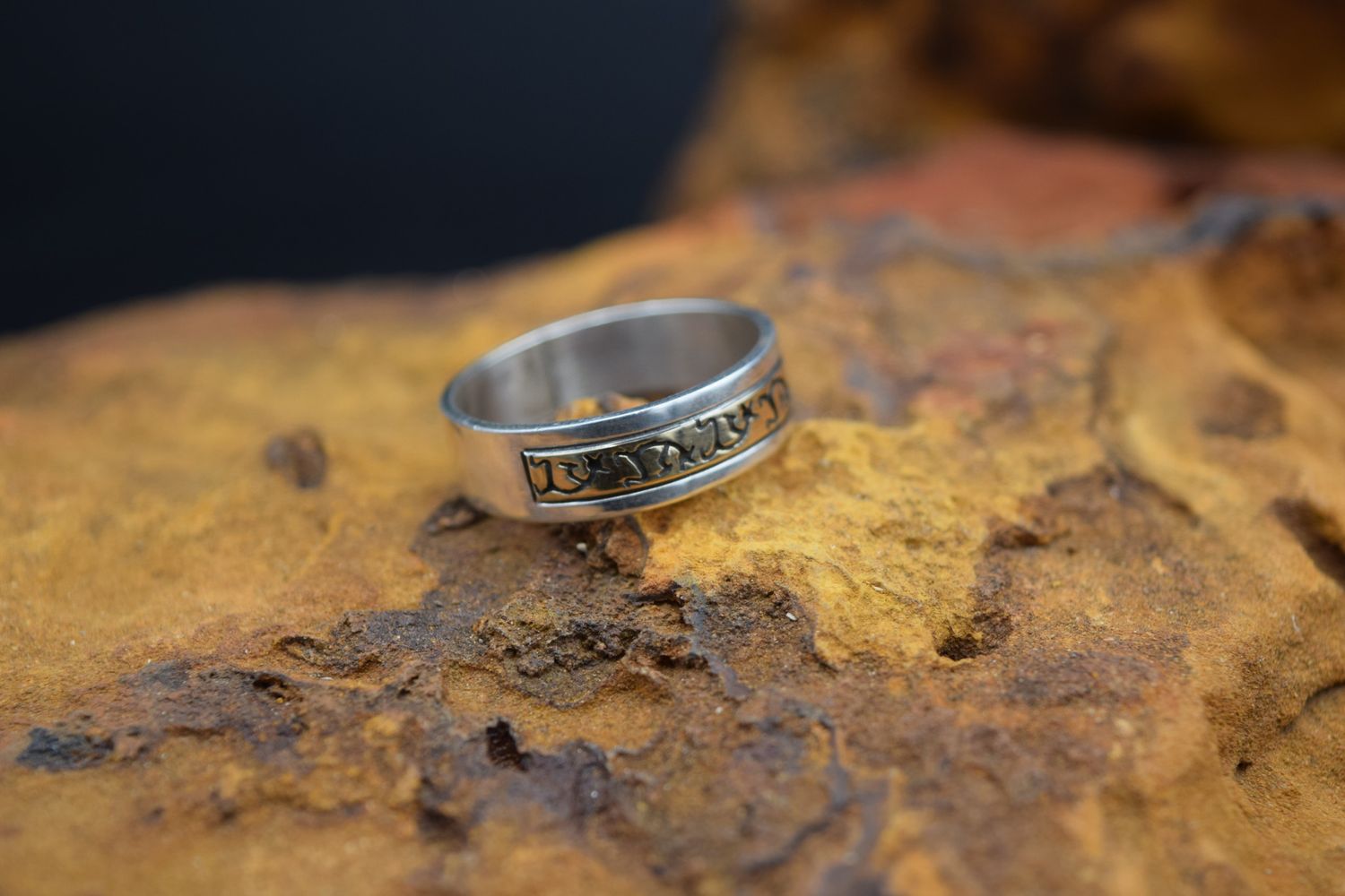 SILVER GOLD INLAY BAND RING (Size: 9.5)