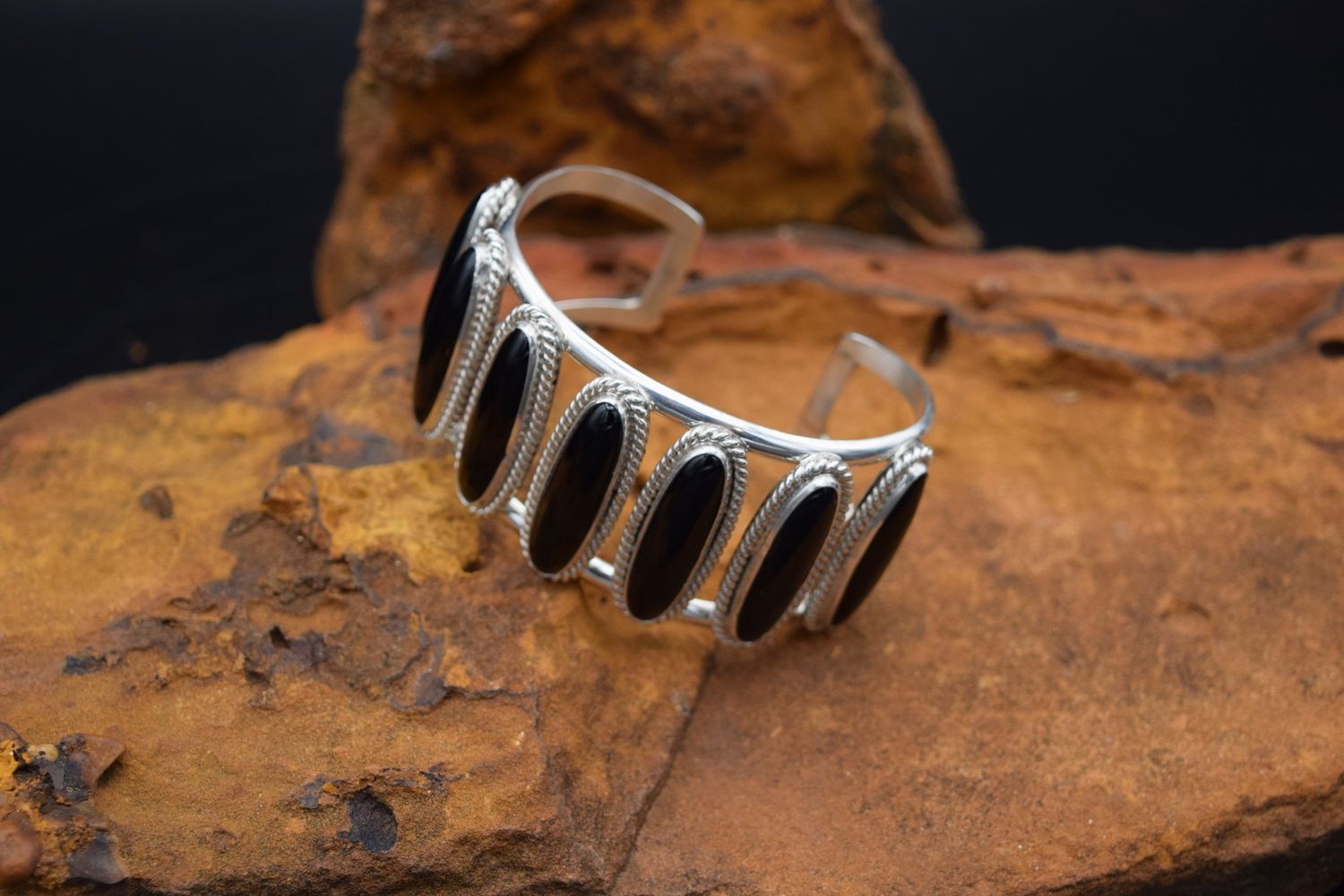 R HURLEY, 7 STONE ONYX CUFF (6.75&quot;)
