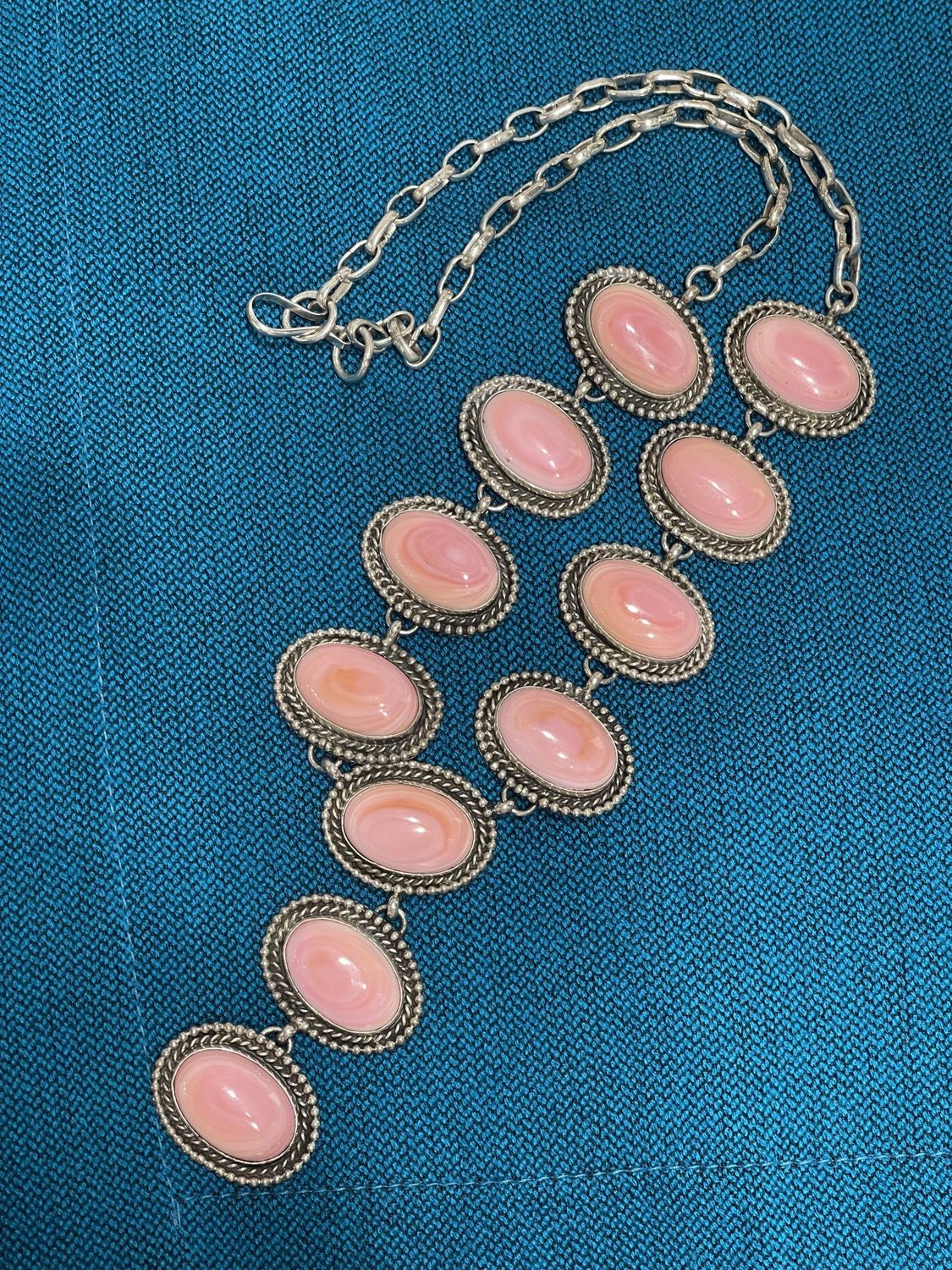 QUEEN PINK CONCH LARIAT NECKLACE