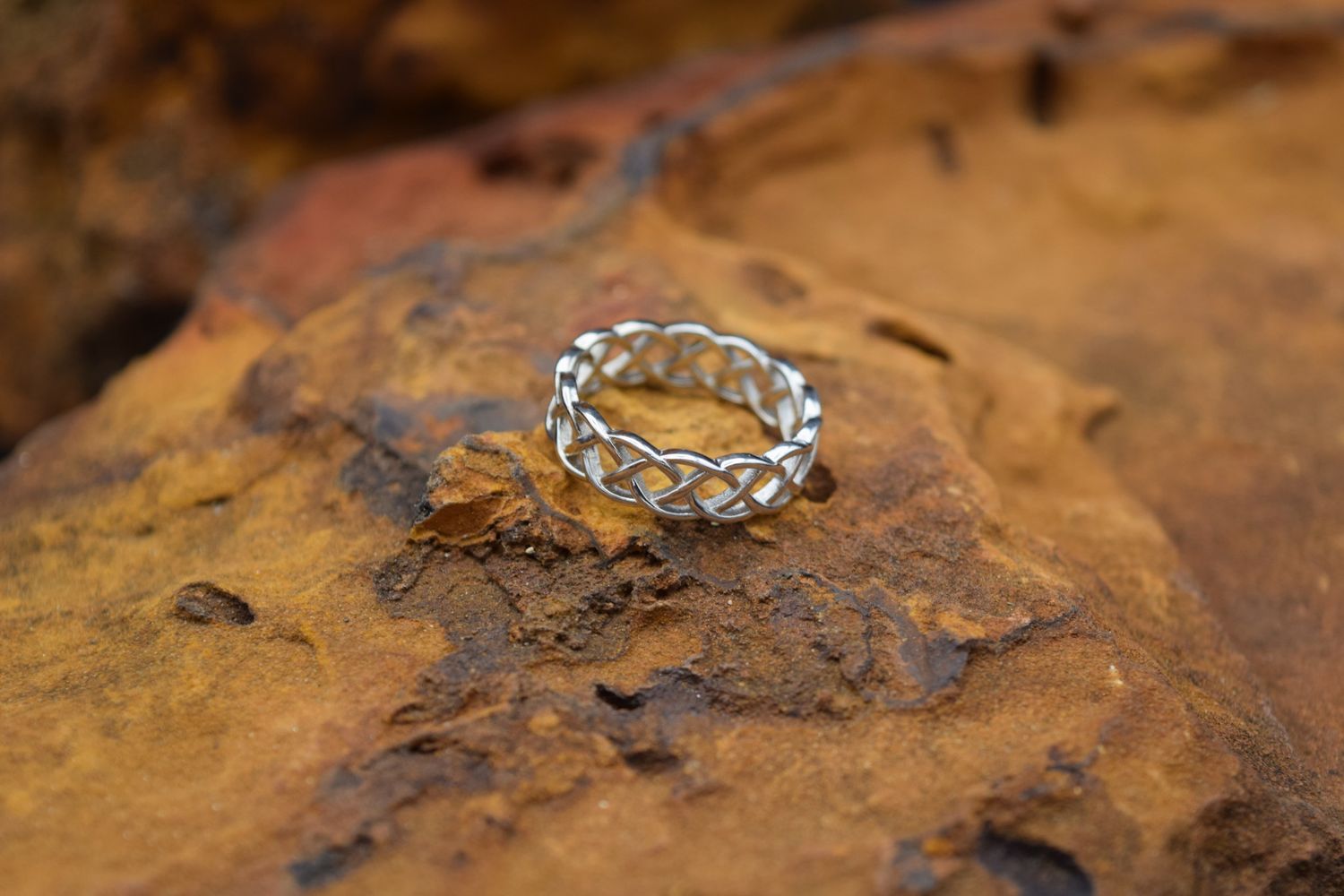 SILVER BASKET WEAVE BAND (Size: 7)