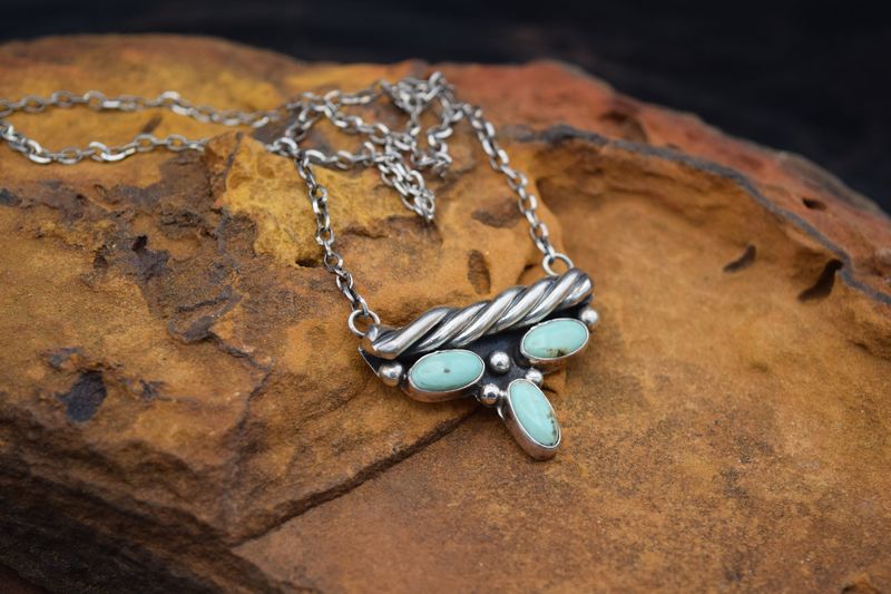 3 STONE BAR NECKLACE