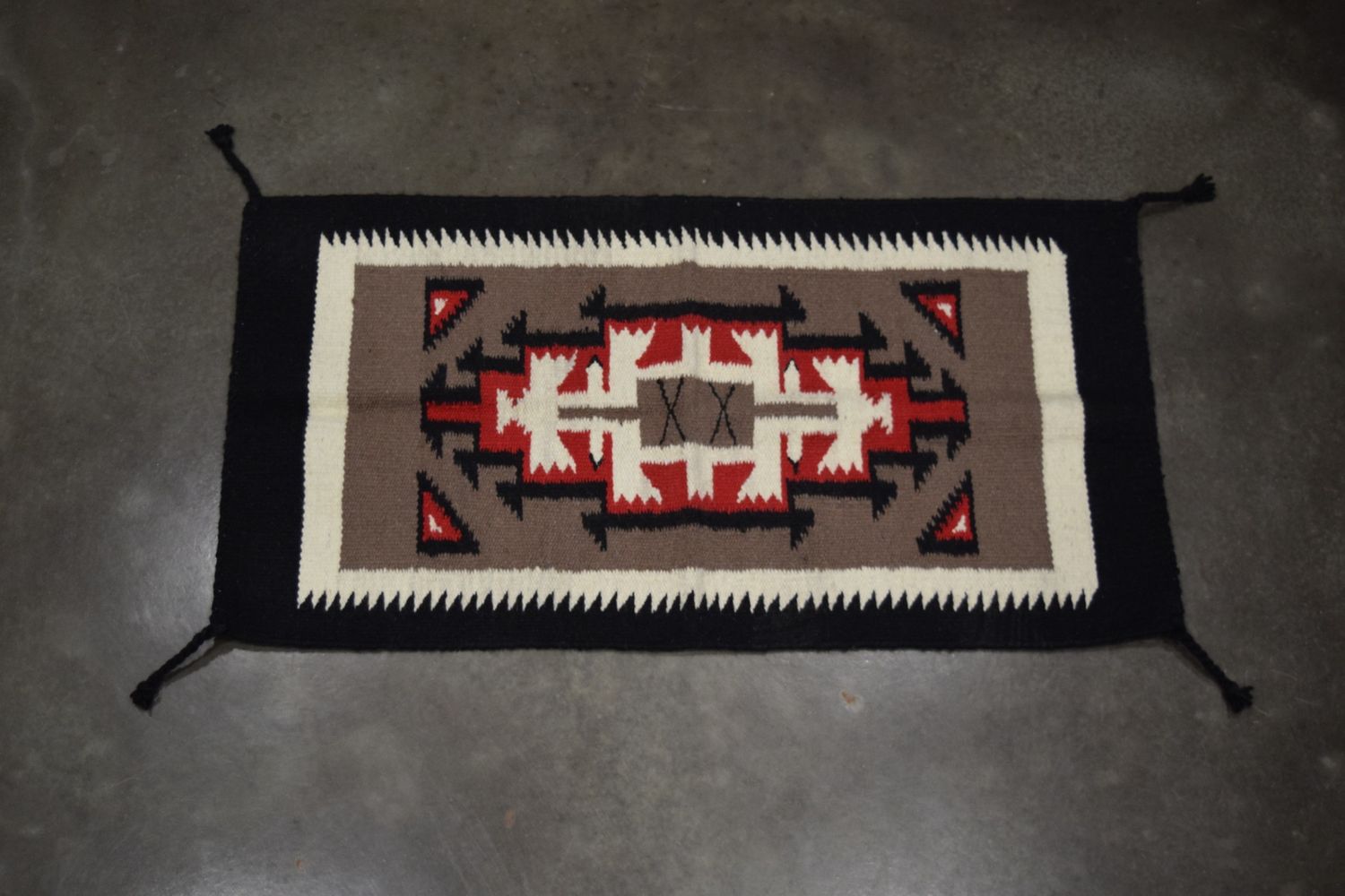 20&quot; x 40&quot; Handwoven Southwest Wool Rug