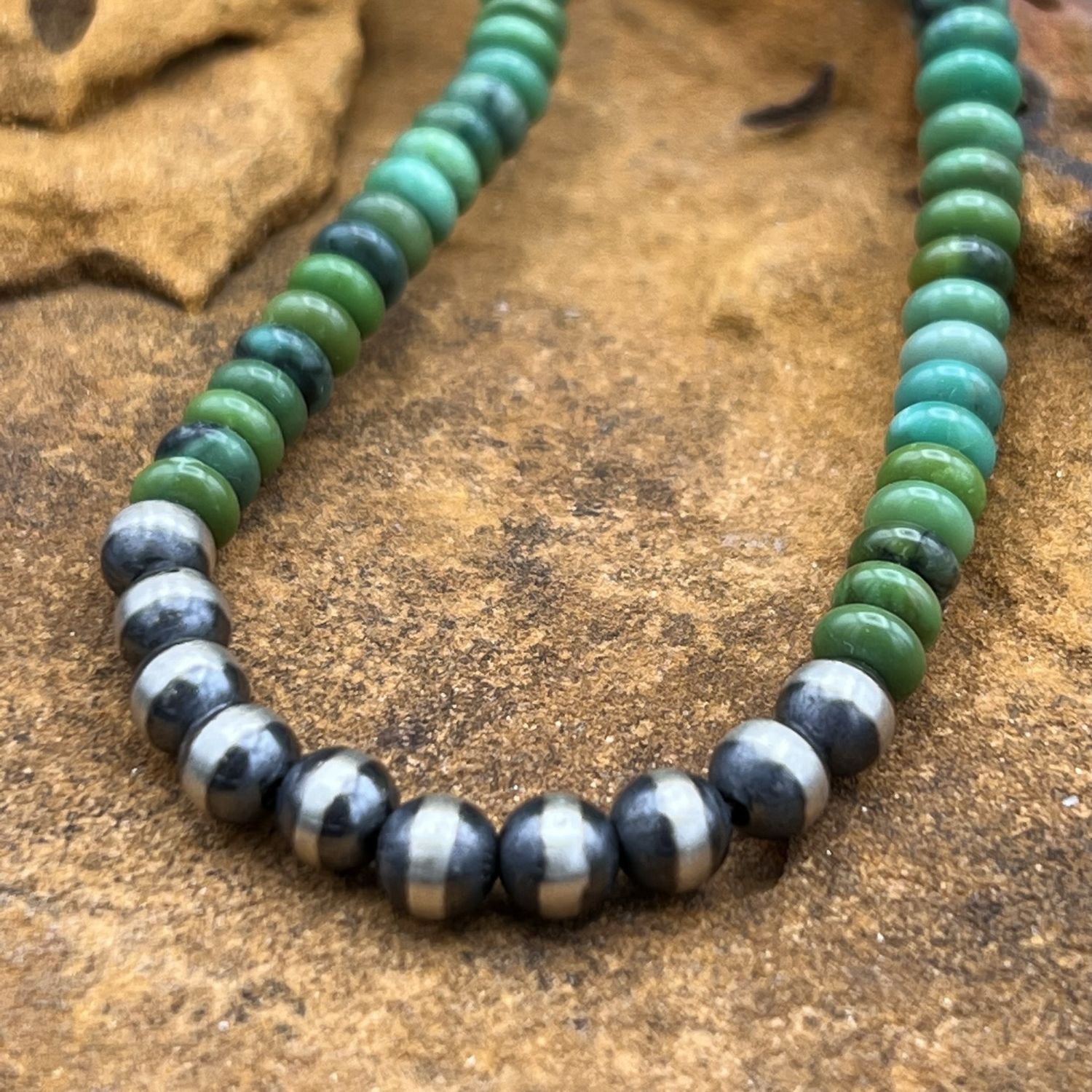 Navajo Pearl Green Turquoise Necklace [18&quot;]