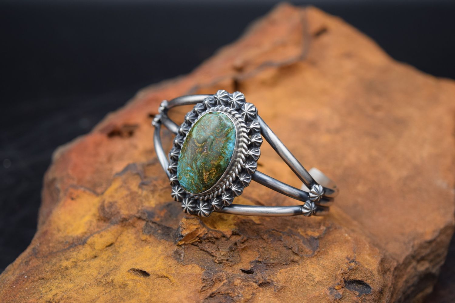 REY DELGARITO SONORAN GOLD CUFF [Size: 6.5]