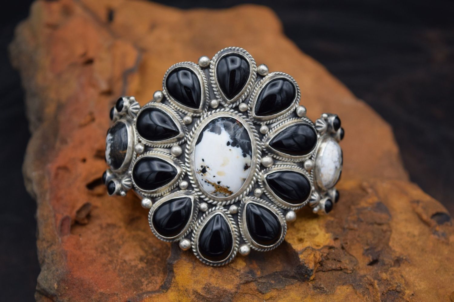 TYLER BROWN WHITE BUFFALO CUFF [6.5&quot;]
