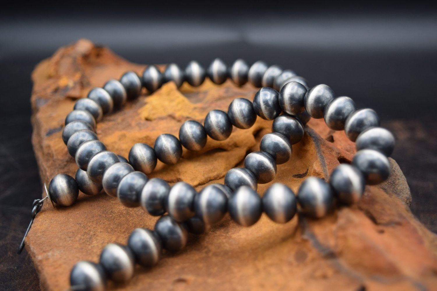 NAVAJO SAUCER PEARLS 24&quot;