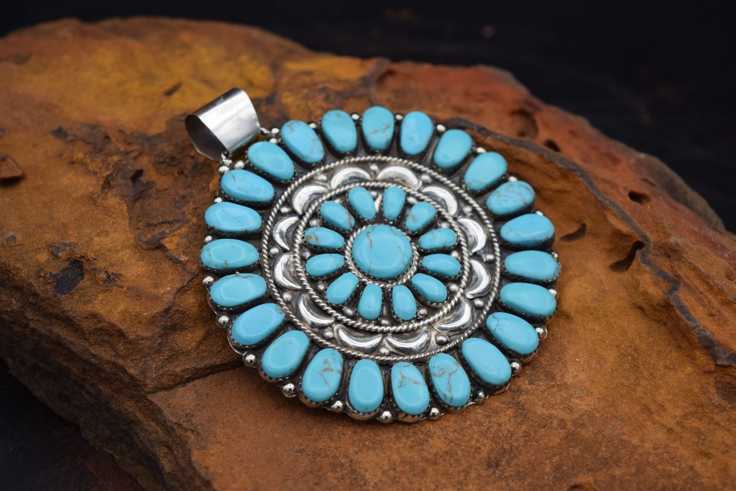 TURQUOISE CLUSTER PENDANT