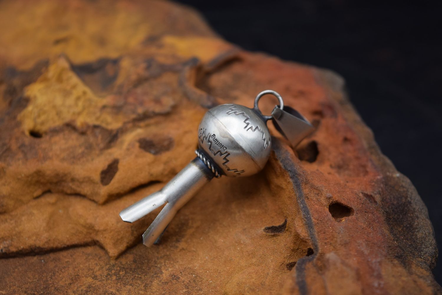 SQUASH PENDANT