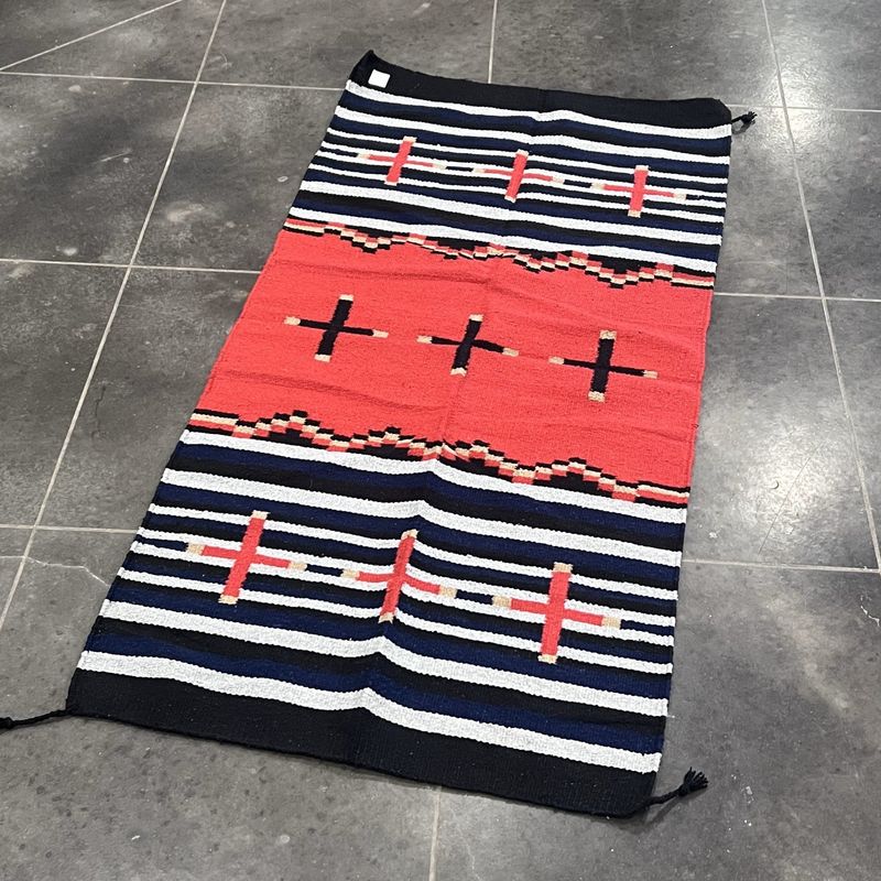 32&quot; X 64&quot; Hacienda Rug [Black/Red]