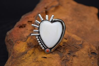 KRYSTALN PLATERO MOTHER OF PEARL ADJUSTABLE HEART RING