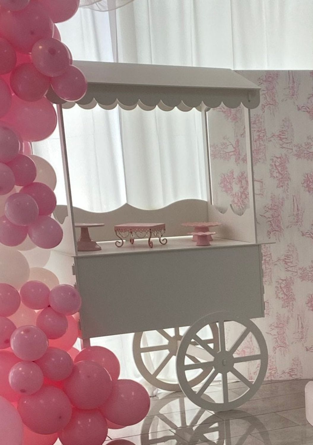 Luxé Treat Kart