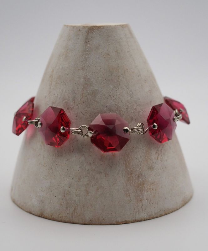 Silbernes Armband mit bordeaux Swarovski© Oktagonen