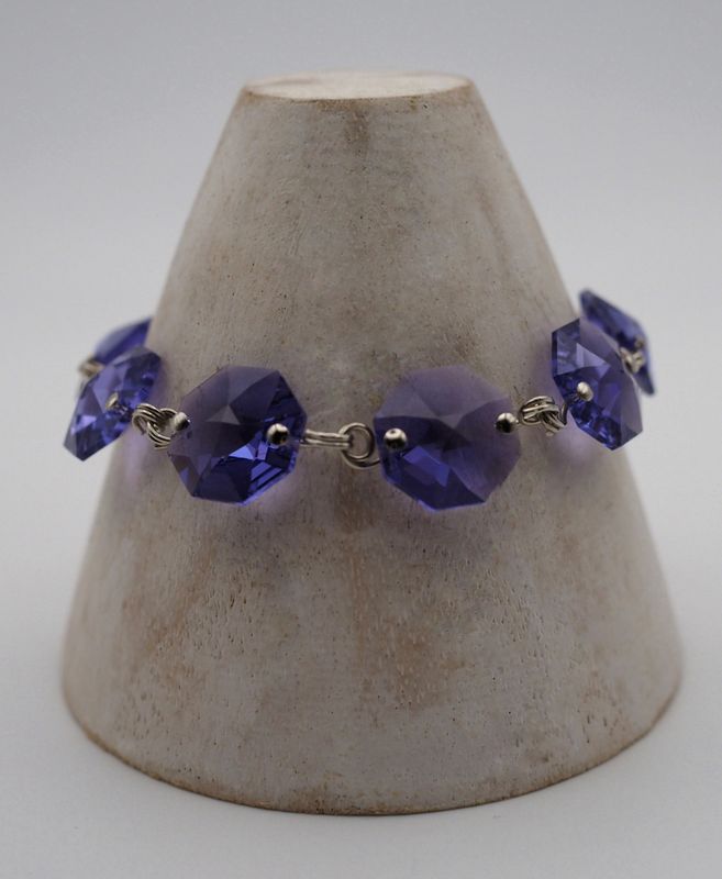 Silbernes Armband mit blue-violet Swarovski© Oktagonen