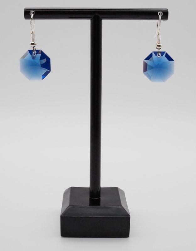 Silberne Ohrringe mit dark-sapphire Swarovski© Oktagon