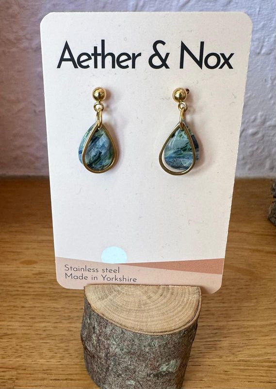 Stud Teardrop