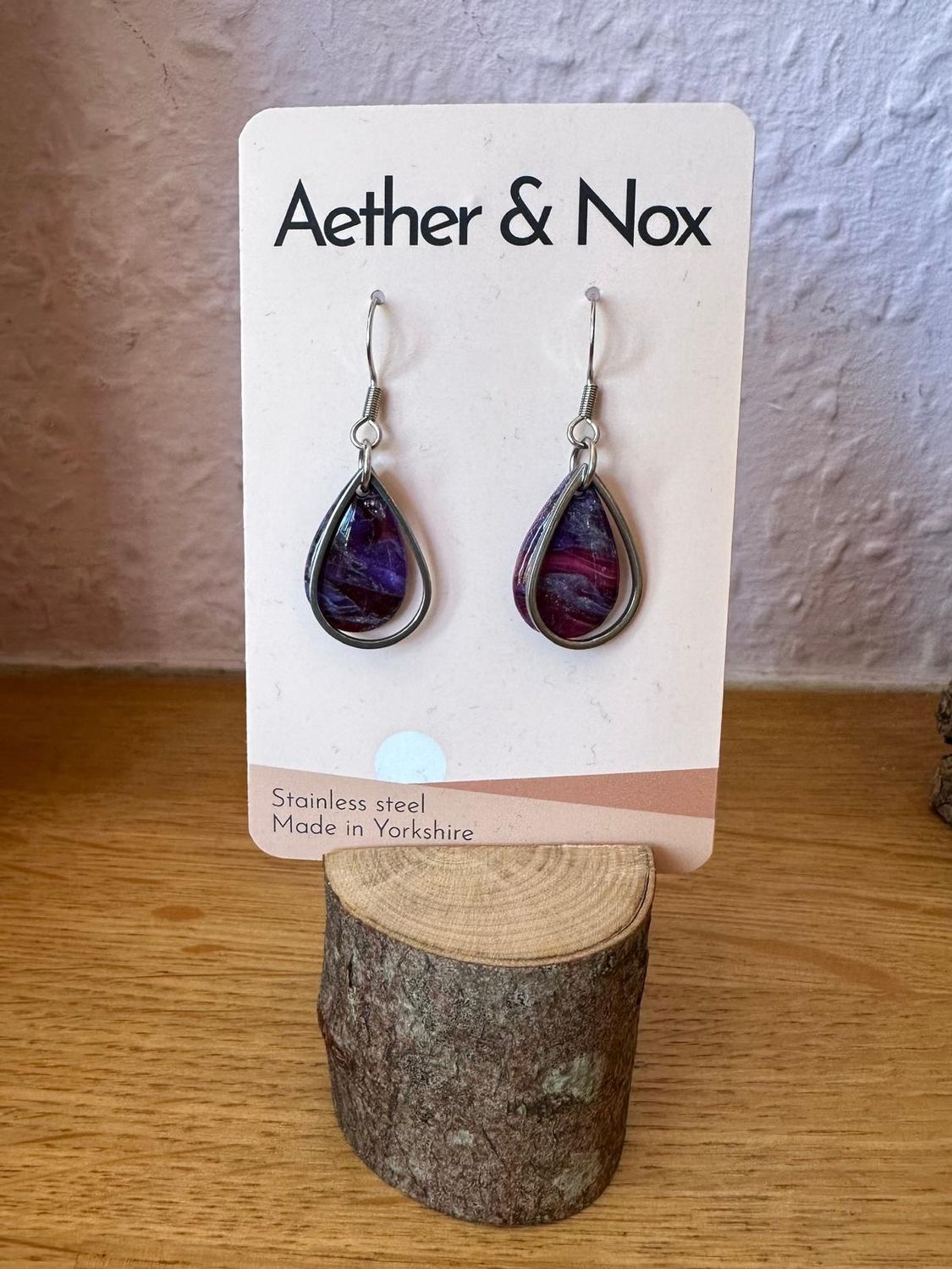 Hook Teardrop, Colour: Purple