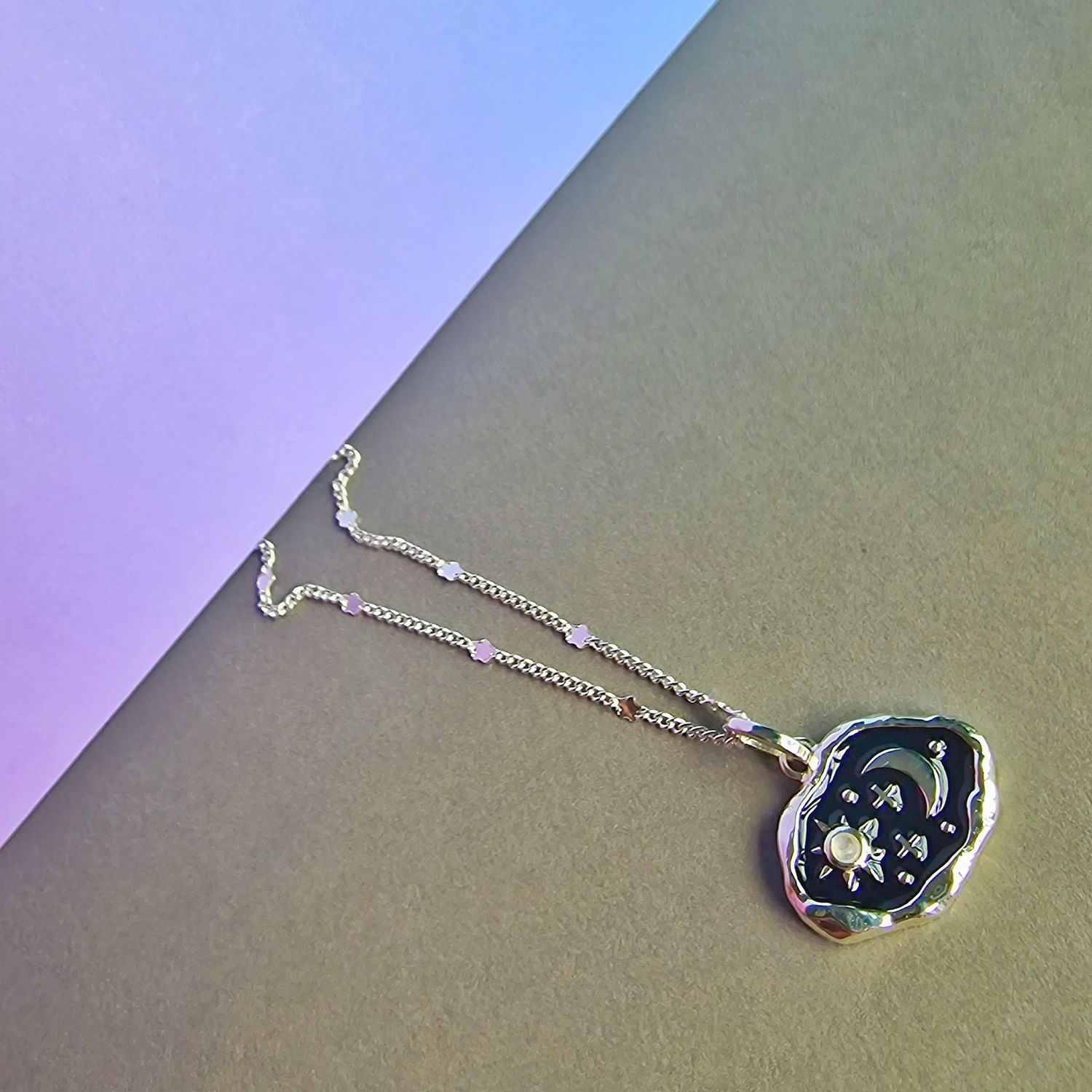 MIDNIGHT SCENE ROSE QUARTZ AND BLACK ENAMEL NECKLACE / Peru, Colour: Silver