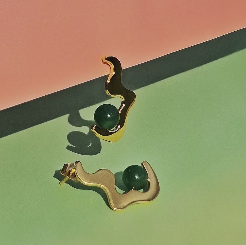 AVENTURINE WAVE DROP STUD EARRINGS GOLD / Argentina