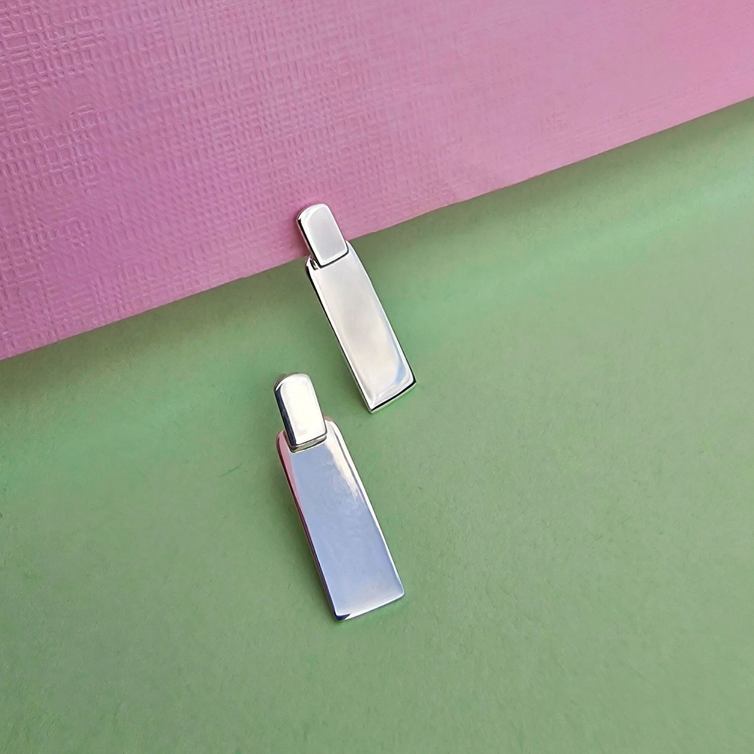 MINIMAL RECTANGLE LINK STUDS SILVER / Ghana