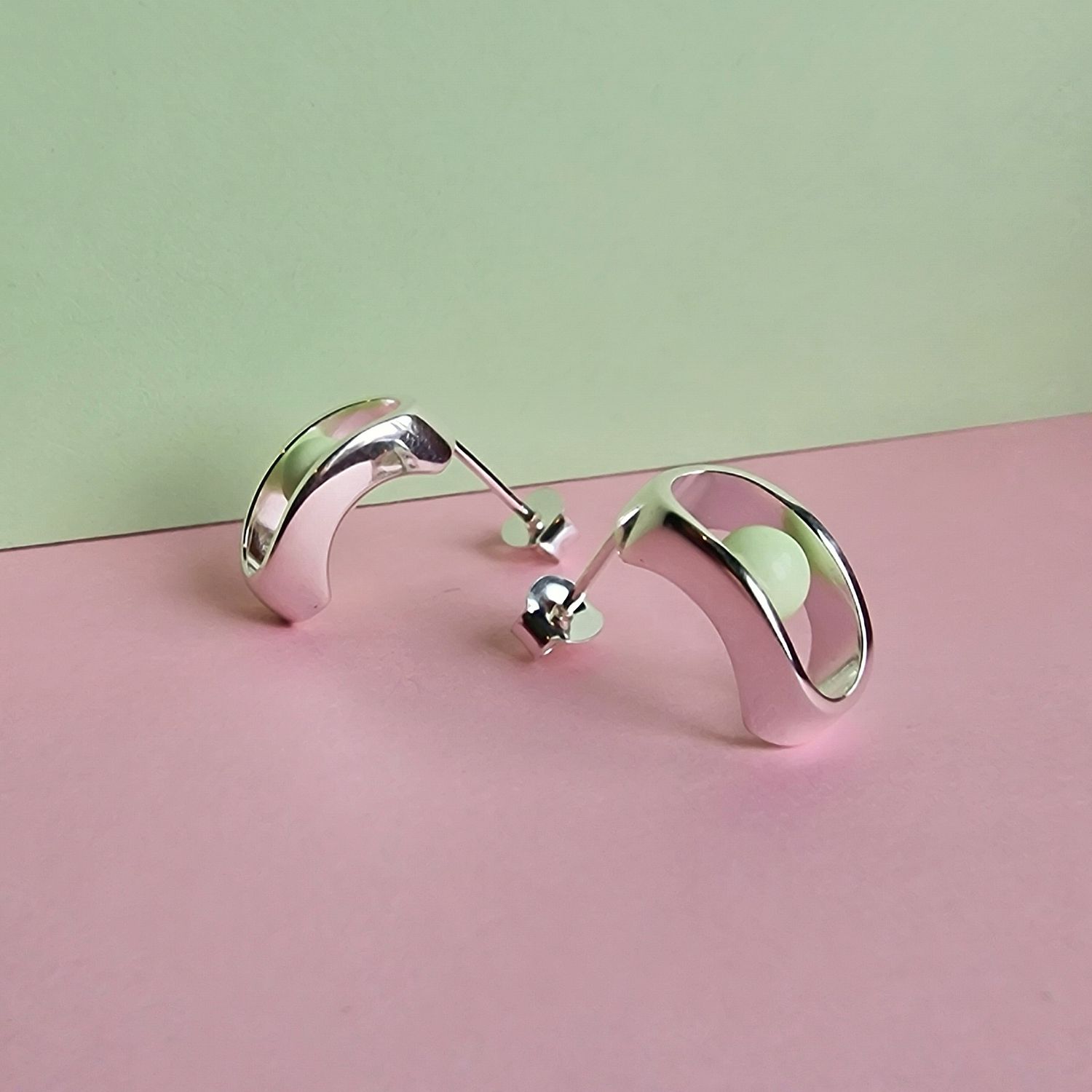 LEMON GREEN CHRYSOPRASE STUDS SILVER / Sri Lanka