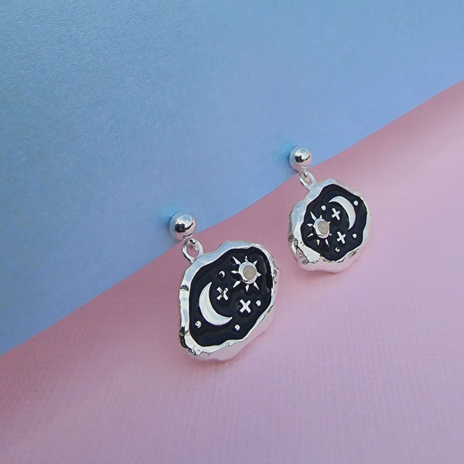 MIDNIGHT SCENE ROSE QUARTZ AND BLACK ENAMEL STUD SILVER / Peru