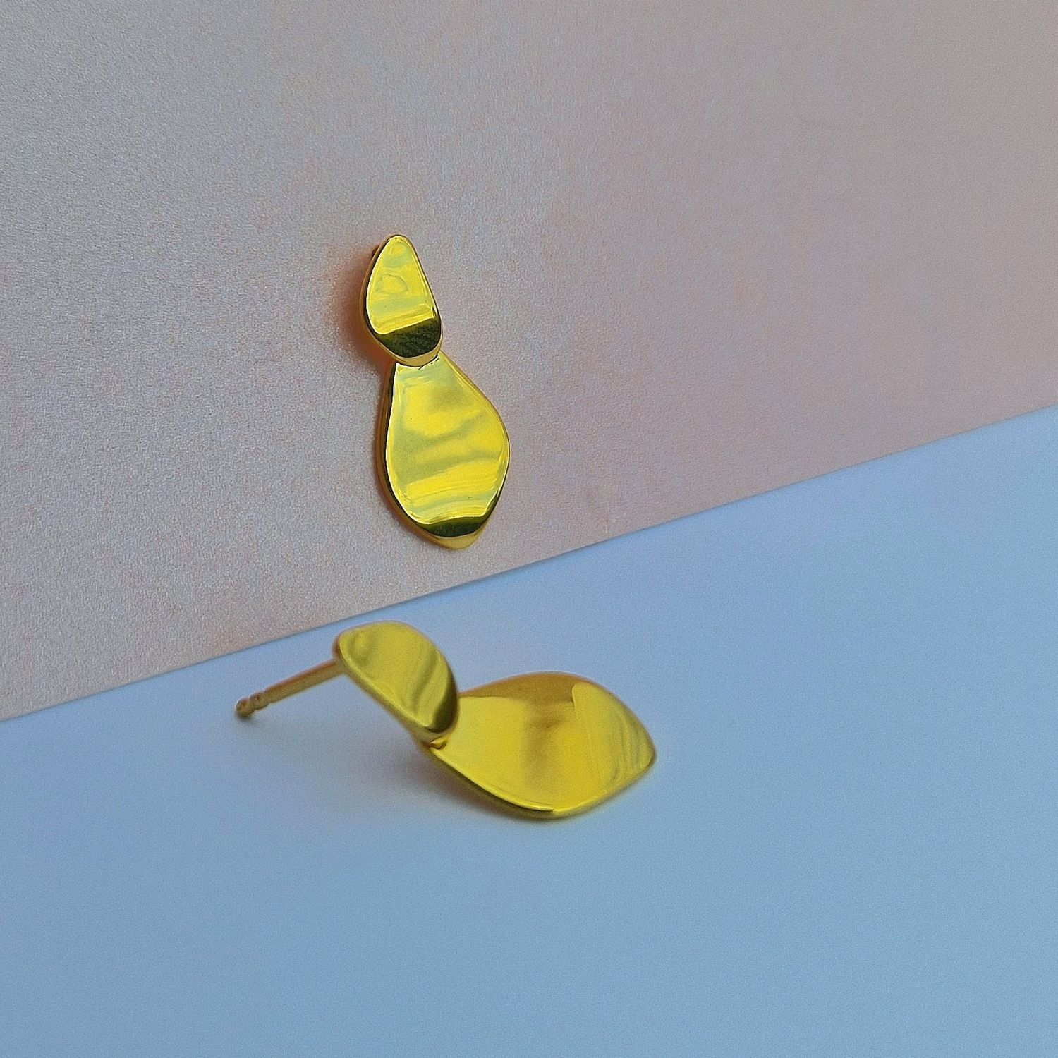 PEBBLE LINK STUDS GOLD / Cameroon