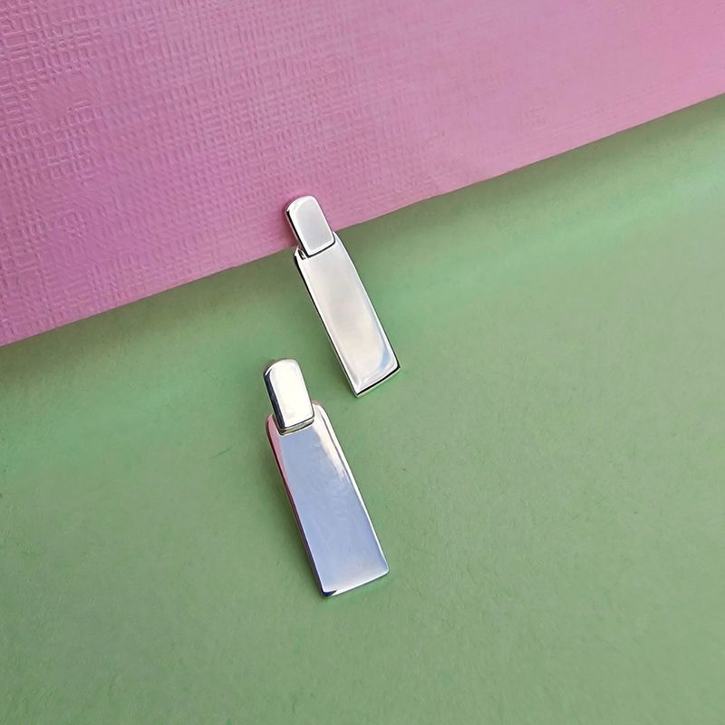 MINIMAL RECTANGLE LINK STUDS SILVER / Ghana