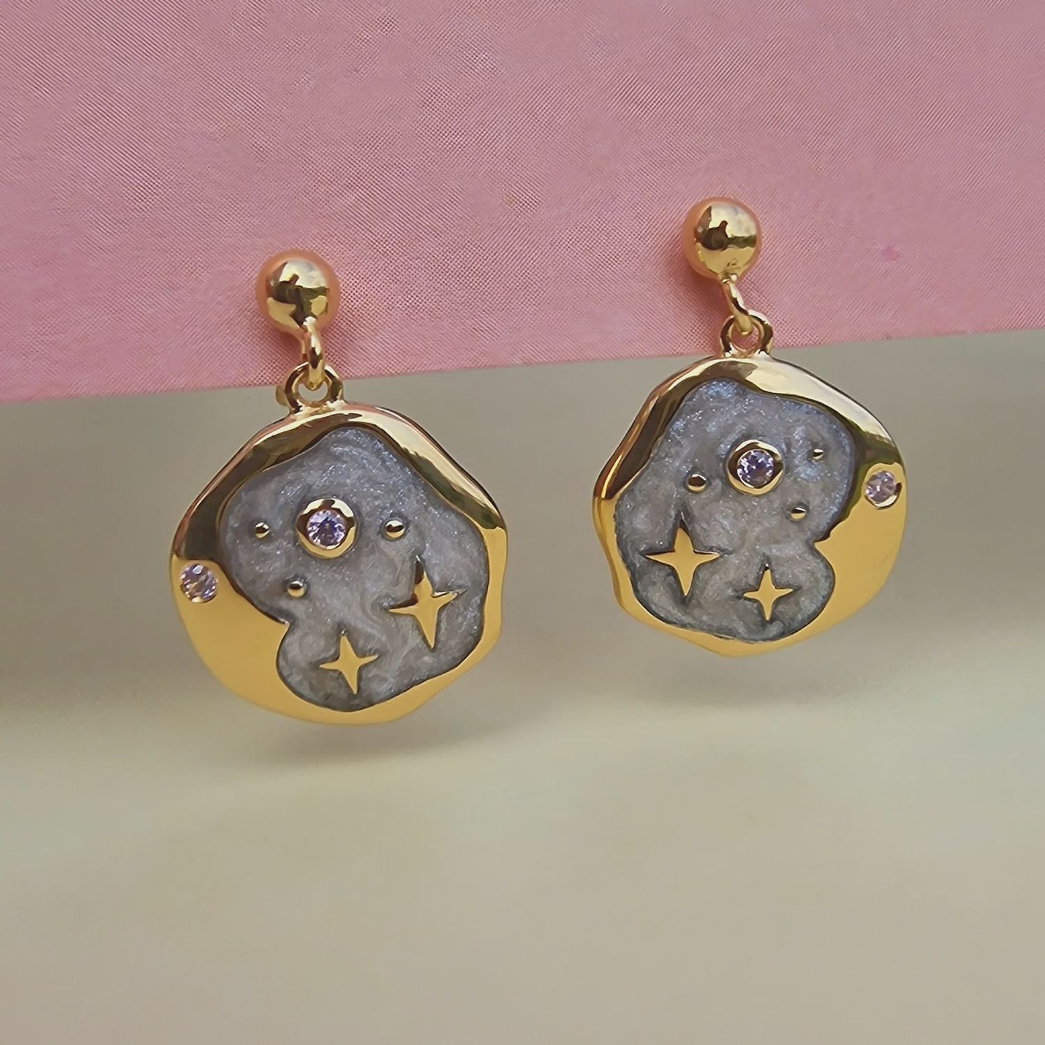 PINK OPAL AND PEARL ENAMEL STARRY NIGHT STUDS GOLD / Congo