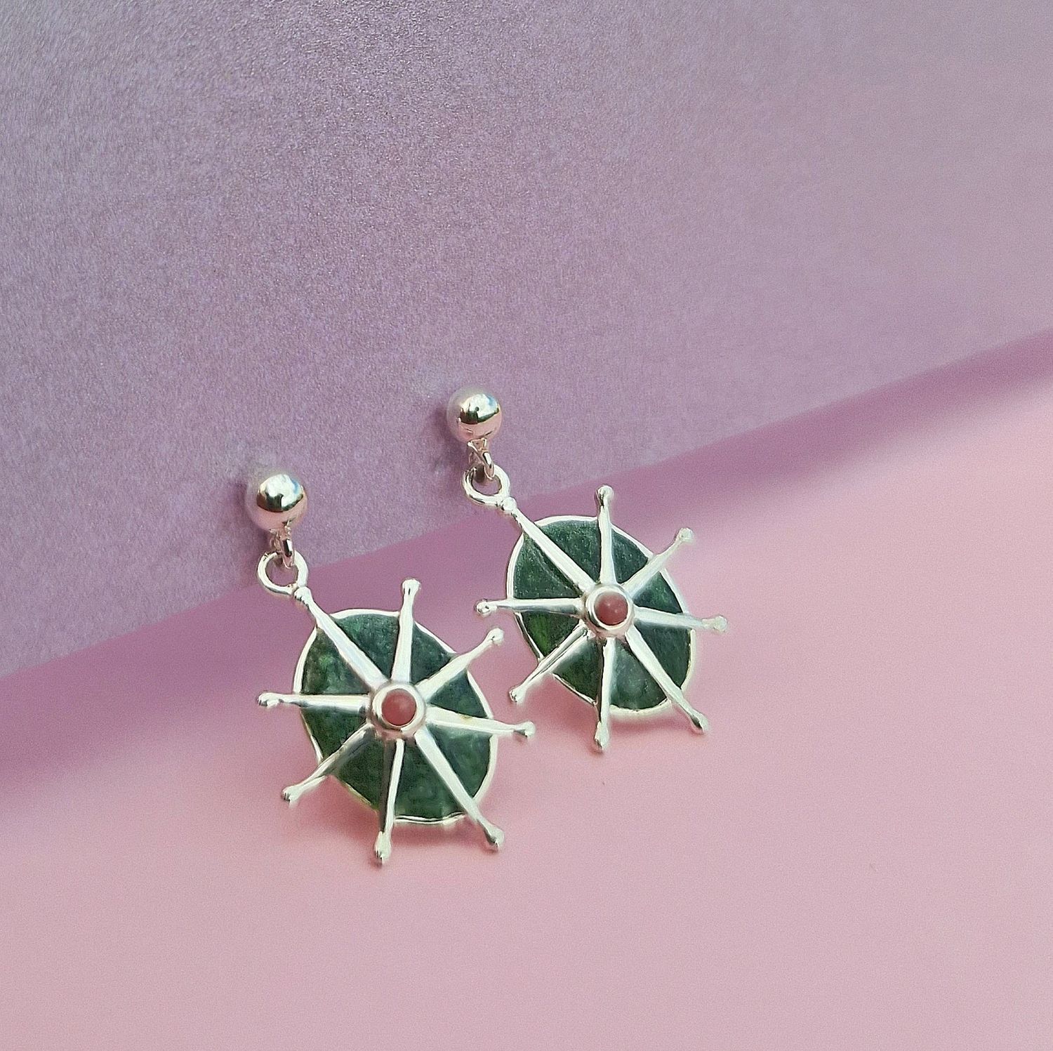 PINK RHODONITE AND GREEN ENAMEL 8 POINT STAR STUD SILVER / Thailand