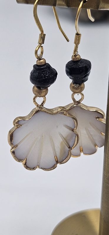 SHELL DROP EARRINGS
