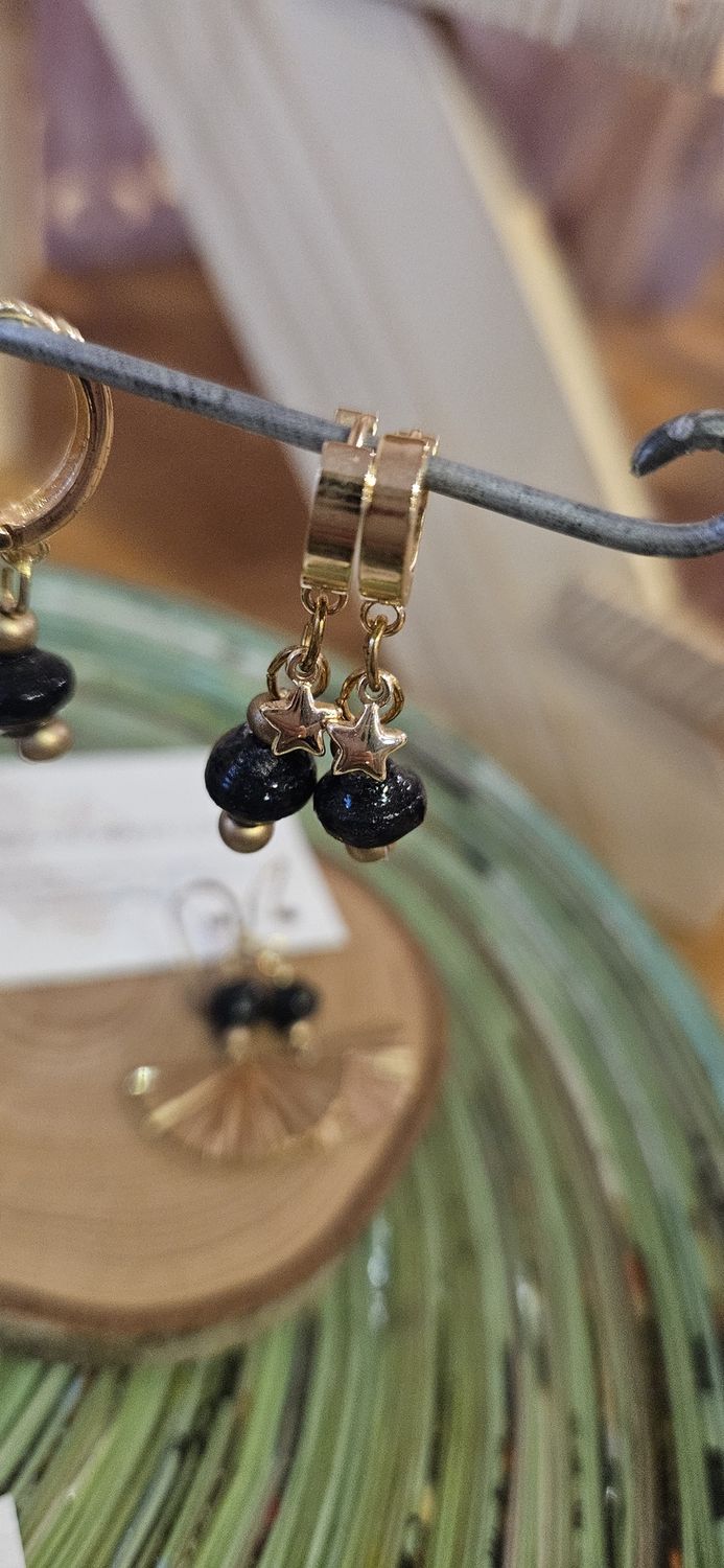 Huggie in Gold Earring
