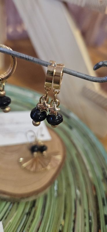 Huggie in Gold Earring
