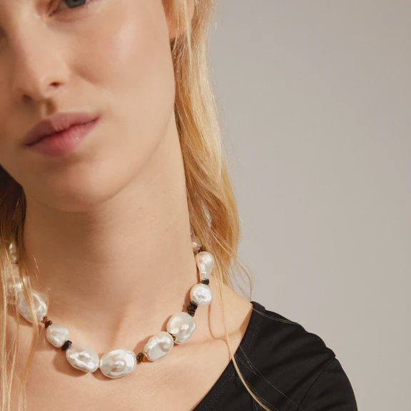 RHYTHM pearl necklace