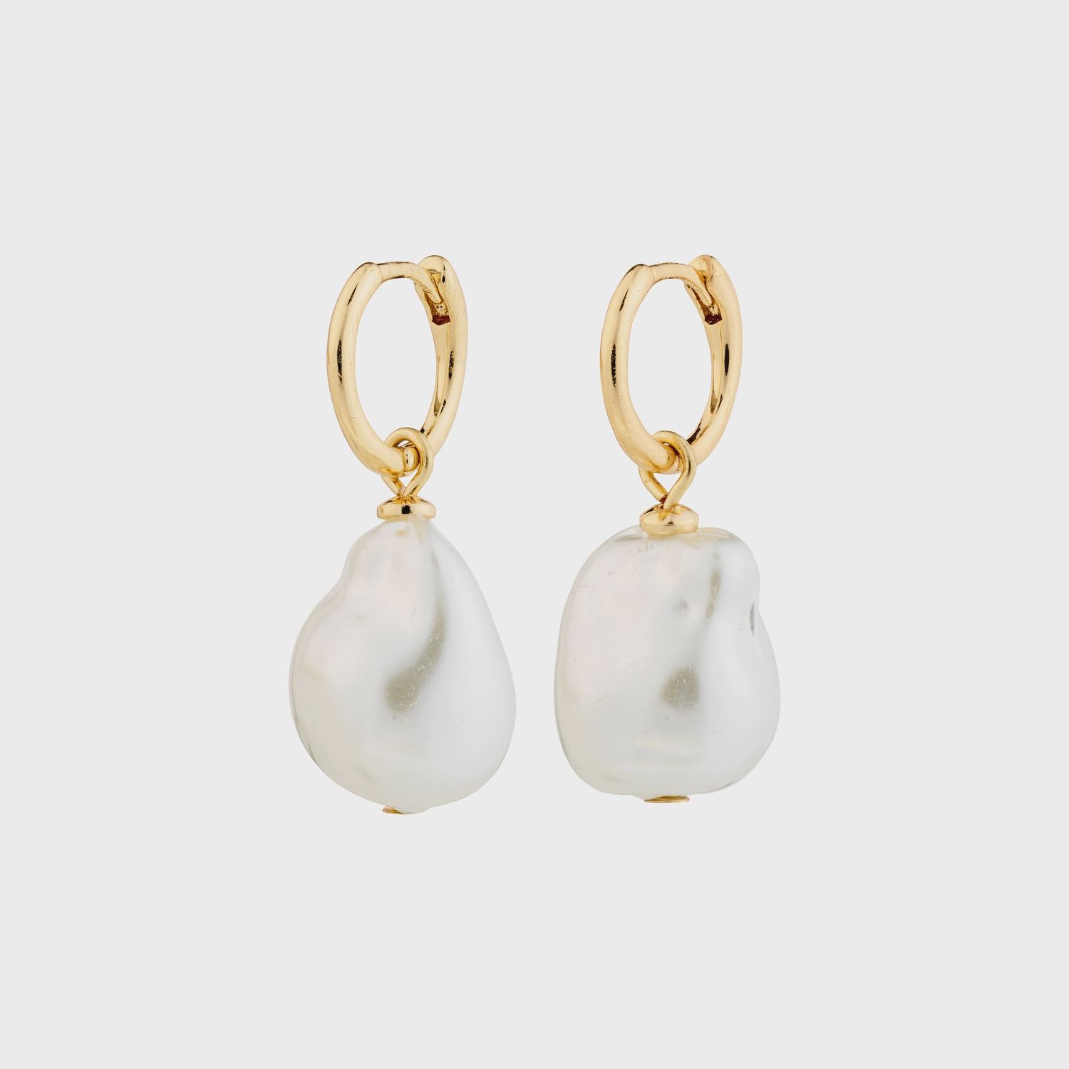 SKY pearl earrings