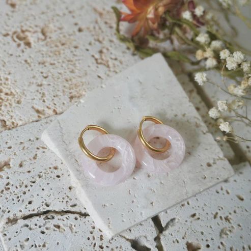 Huggie Hoop, Colour: Gold-Rose Quartz