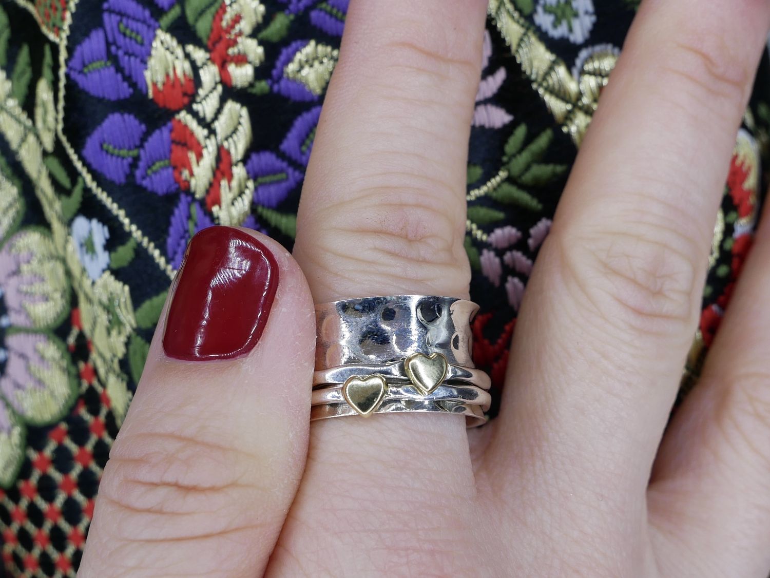 NADAIR Silver ring with 2 brass heart on silver bands