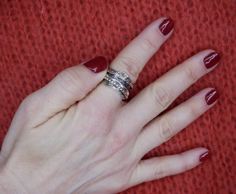NADAIR Silver scalloped ornate band with 3 rings