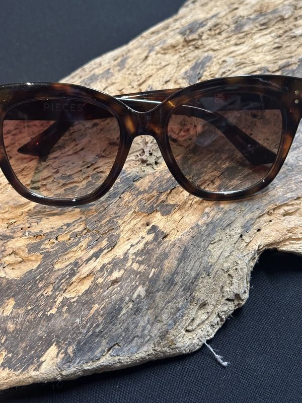 PIECES PCBelina Sunglasses NOOS BLK/Turtle