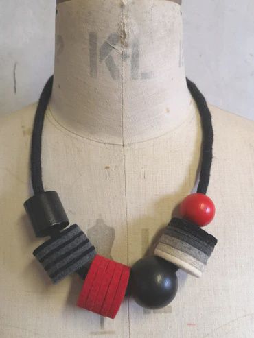 Industrial Necklace Blk&amp;W&amp; Red