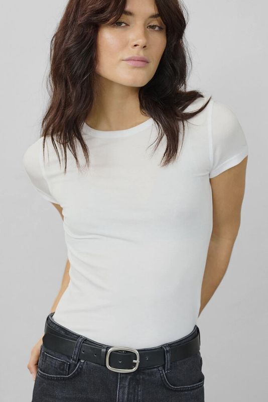 16 THE MODAL TEE