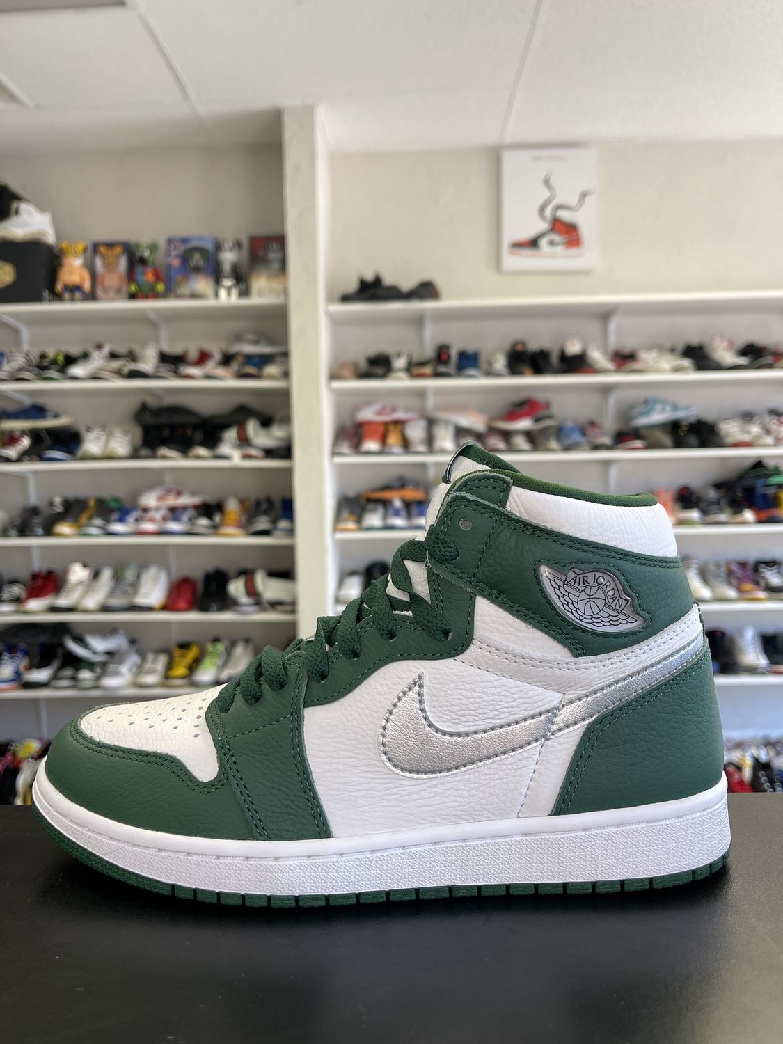 J1 “GORGE GREEN”  (SZ8.5)  NEW/OG ALL