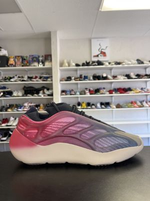 YZY 700 V3 “FADE CARBON”  (SZ9.5)  NEW/OG ALL