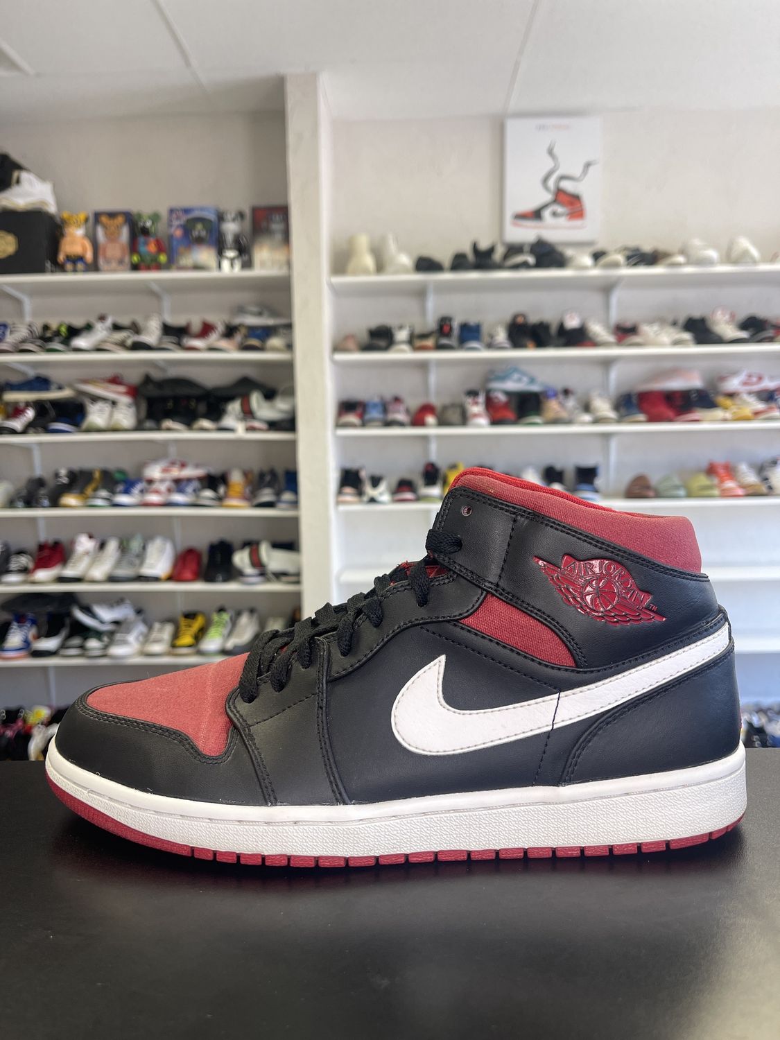 J1 MID “GYM RED”  (SZ10.5)  USED/NO BOX