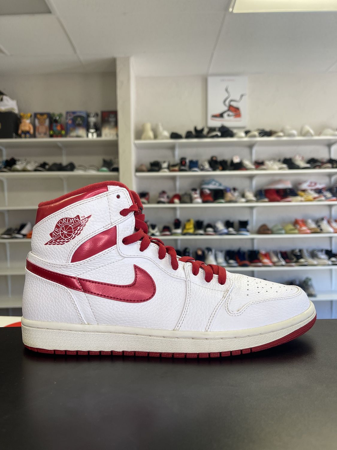 J1 “DO THE RIGHT THING RED (2009)”   (SZ11)  USED/REP BOX