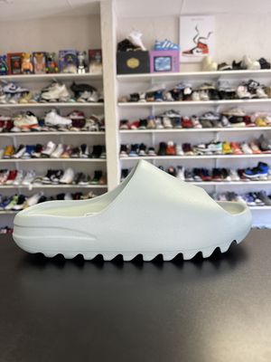 YZY SLIDE “SALT”  (SZ 8)  NEW/OG ALL