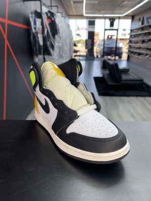 J1 “VOLT”  (SZ 7Y) NEW/OG ALL