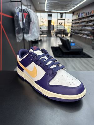 NIKE DUNK “FROM NIKE TO YOU”  (SZ 9)  NEW/OG ALL