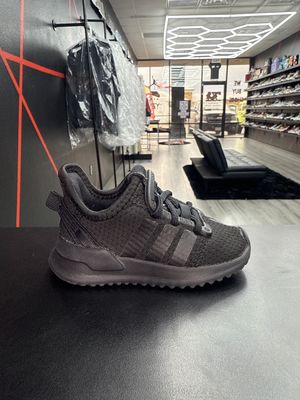 ADIDAS “BLK”  (SZ 5k)  USED/NO BOX or INSOLES