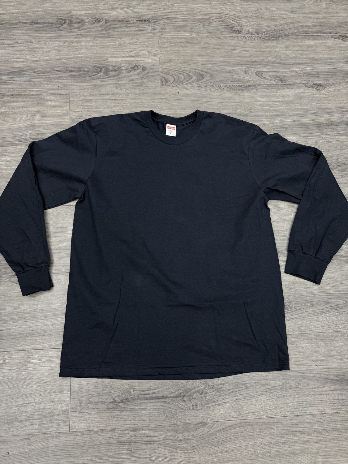 SUPREME TEE “NAVY”  (X-LARGE)  USED
