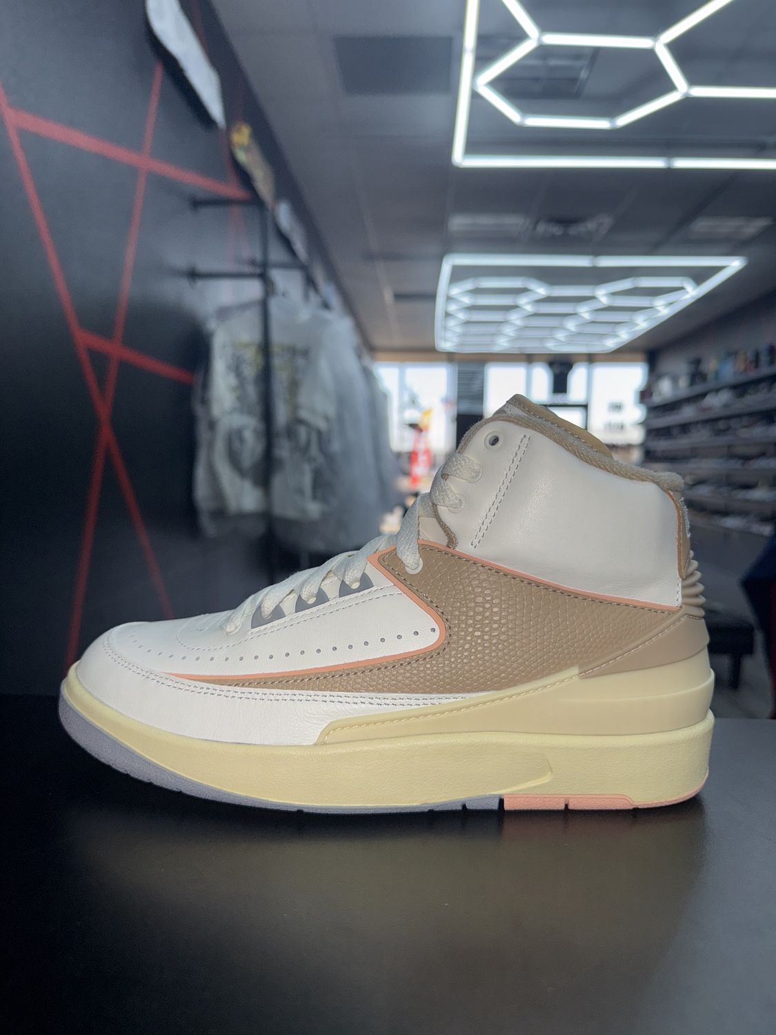 J2 “SUNSET HAZE”  (SZ 7w 5.5m)  NEW/NO BOX